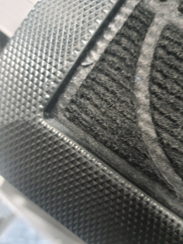 Wycieraczka DABEN 75x45 x1,5cm cm czarna najazd