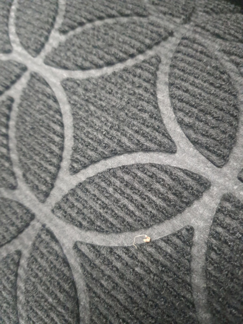 Wycieraczka DABEN 75x45 x1,5cm cm czarna najazd