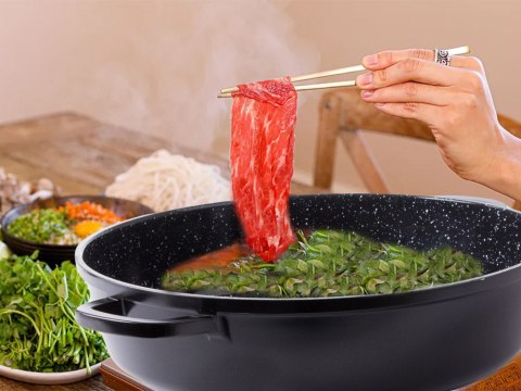Nowoczesny garnek z aromatyzerem - Twój sprzymierzeniec w kuchni!