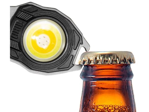 Nowoczesny brelok wielofunkcyjny 8w1 z latarką LED, otwieraczem i magnesem