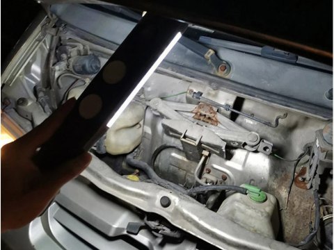 Nowoczesna latarka LED z akumulatorem i magnesem dla każdego