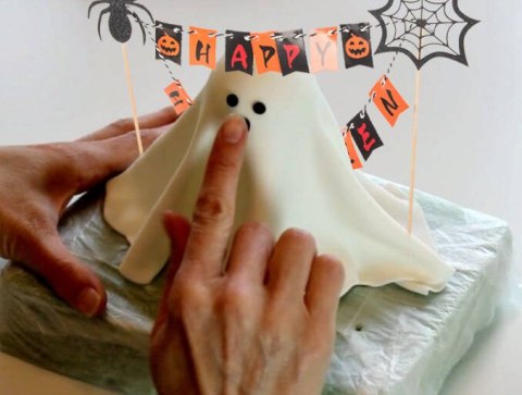 Nowoczesna dekoracja na Halloween - topper na ciasta i babeczki