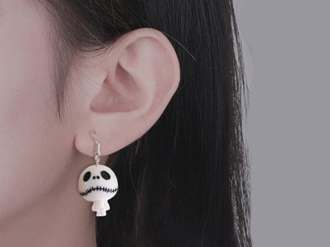 Nowoczesne kolczyki Halloweenowe - akcentuj swój styl!