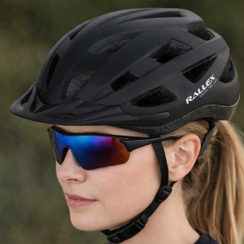 Nowoczesny kask rowerowy - regulowany, czarny, M 54-58cm