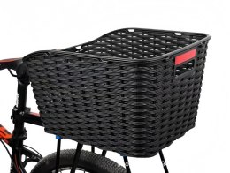 Stylowy rattanowy koszyk rowerowy z odblaskiem na bagażnik tylny