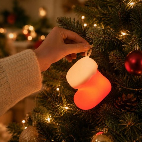 Nowoczesna lampka LED w kształcie świątecznej skarpety