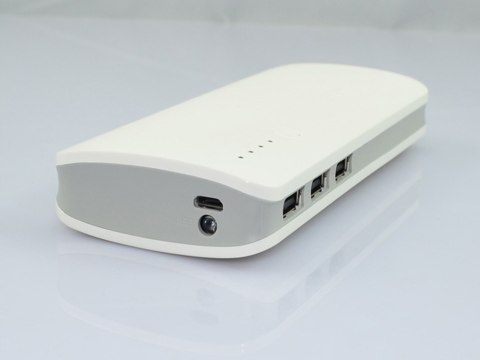 Nowoczesny powerbank z funkcją latarki - zasilaj nieprzerwanie!