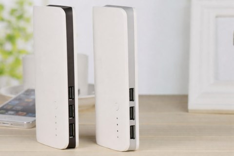 Nowoczesny powerbank z funkcją latarki - zasilaj nieprzerwanie!