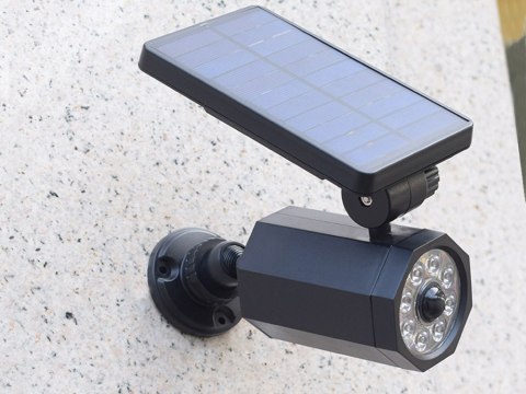 Nowoczesna lampa solarna ogrodowa z czujnikiem ruchu i zmierzchu