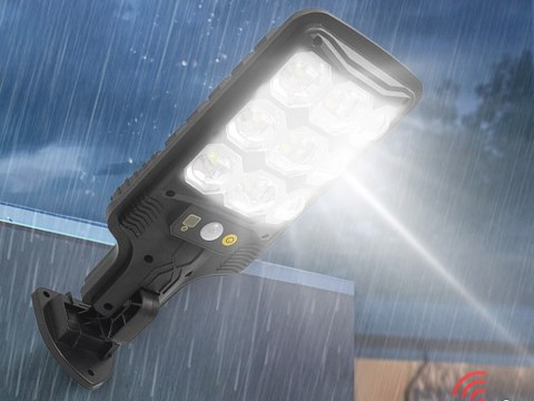 Nowoczesna lampa solarna z pilotem do ogrodu - komfort i oszczędność energii
