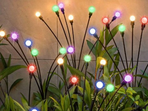 Nowoczesne lampki solarne RGB do ogrodu z automatycznym włączaniem