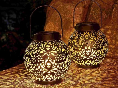 LAMPION SOLARNY LED W STYLU RETRO DLA ODDYCHAJĄCEJ ATMOSFERY TWOJEGO OGRODU