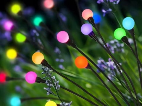 Nowoczesne lampki solarne RGB do ogrodu z automatycznym włączaniem
