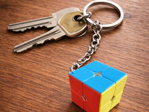 Oto szczegółowy opis produktu, zgodny z podanymi zasadami:

Świetna mini kostka logiczna 2x2 - doskonała zabawa i antystresowy g