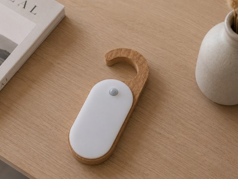 Nowoczesna lampka LED z czujnikiem ruchu do wnętrz
