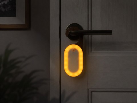 Nowoczesna lampka LED z czujnikiem ruchu dla każdego domu